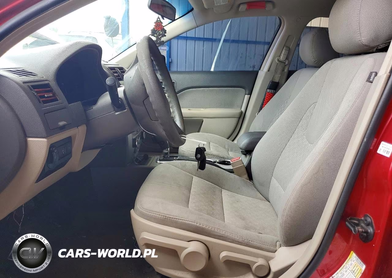2012 Ford Fusion S VIN:3FAHP0GA9CR365252 - 7
