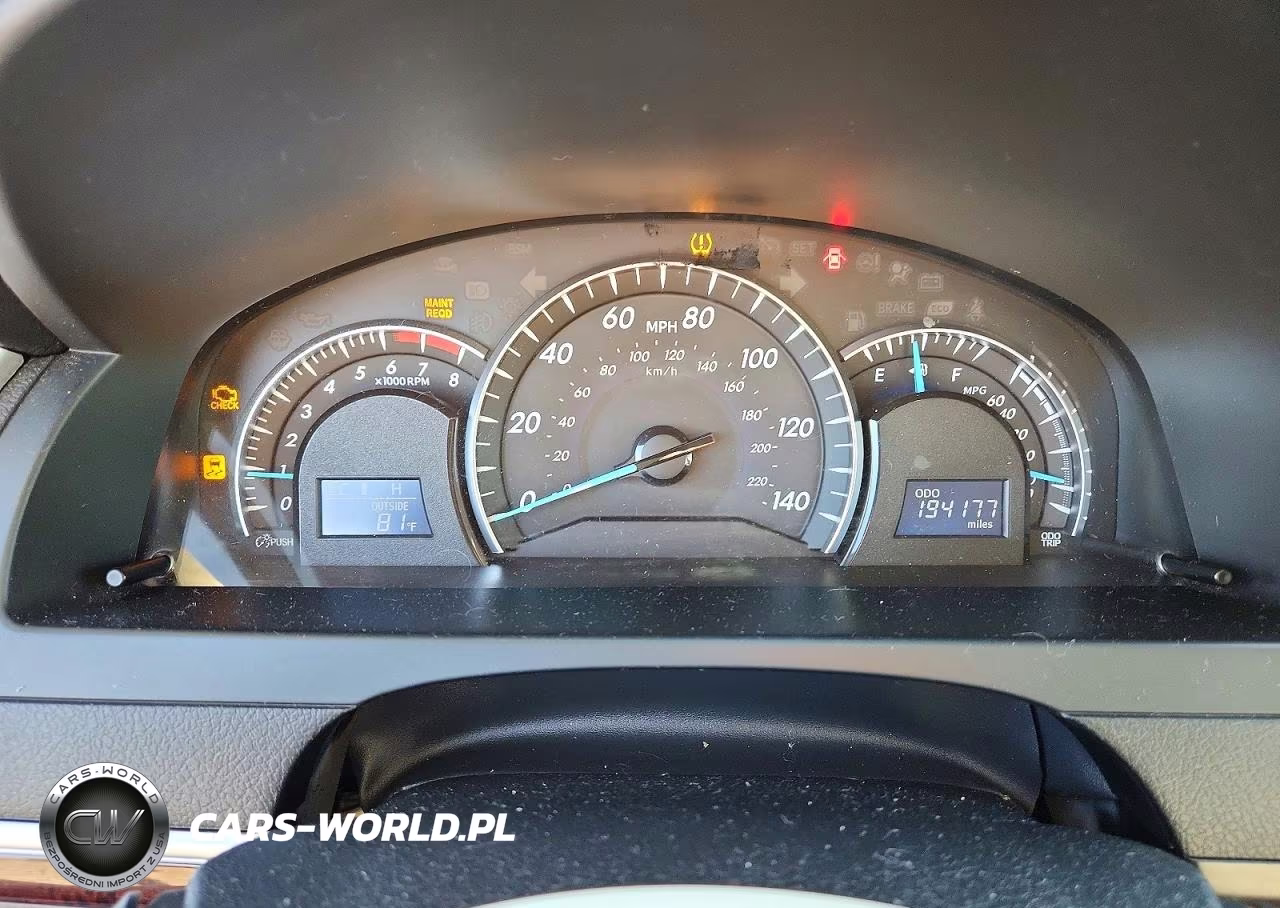 2012 Toyota Camry Xle VIN:4T4BF1FK8CR207983 - 9