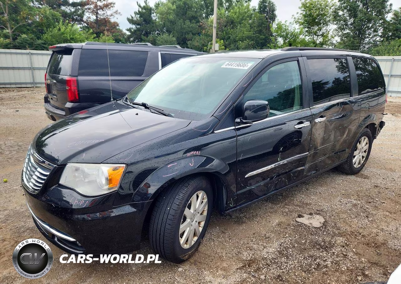 2016 Chrysler Town & Country Touring