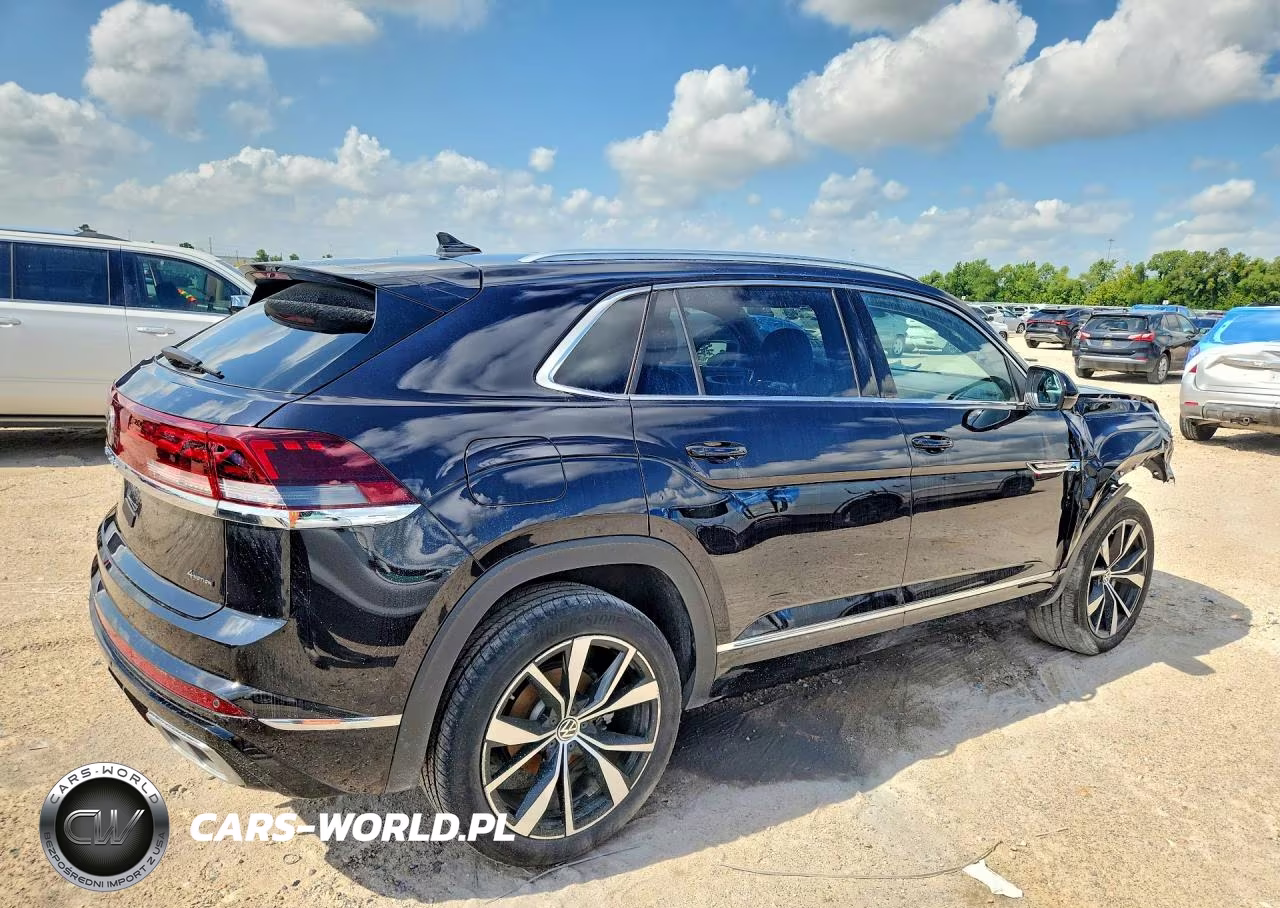 2024 Volkswagen Atlas Cross Sport 2.0T Sel Premium R-Line VIN:1V2FE2CA7RC261910 - 3