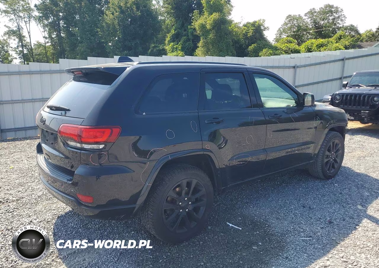 2017 Jeep Grand Cherokee Laredo VIN:1C4RJFAG4HC704280 - 3