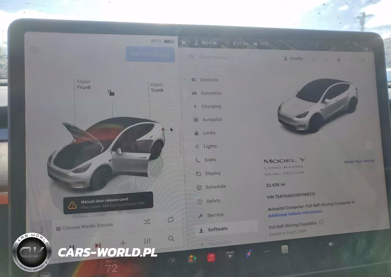 2024 Tesla Model Y VIN:7SAYGAEEXRF088212 - 9