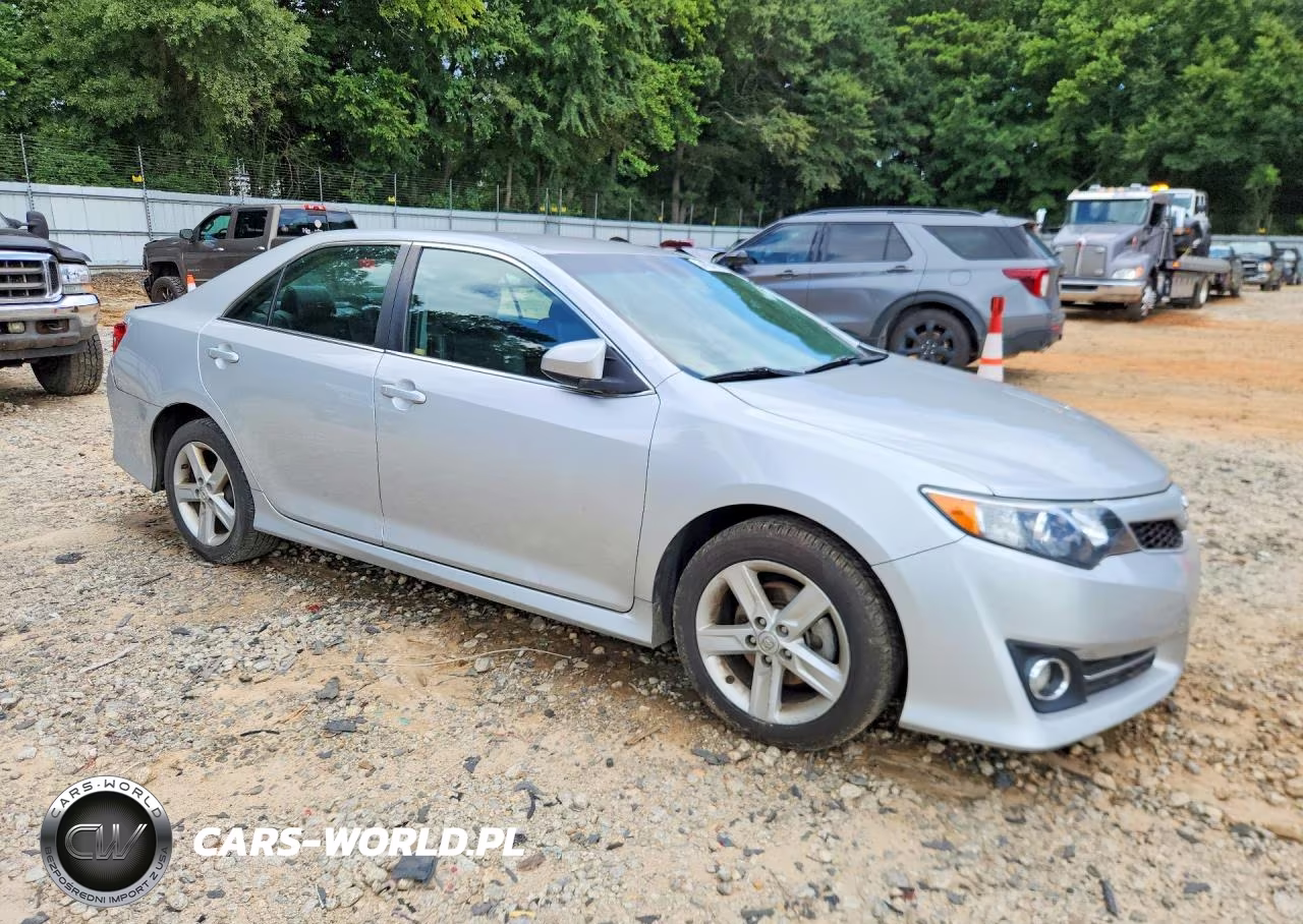 2013 Toyota Camry Se VIN:4T1BF1FK0DU259572 - 4