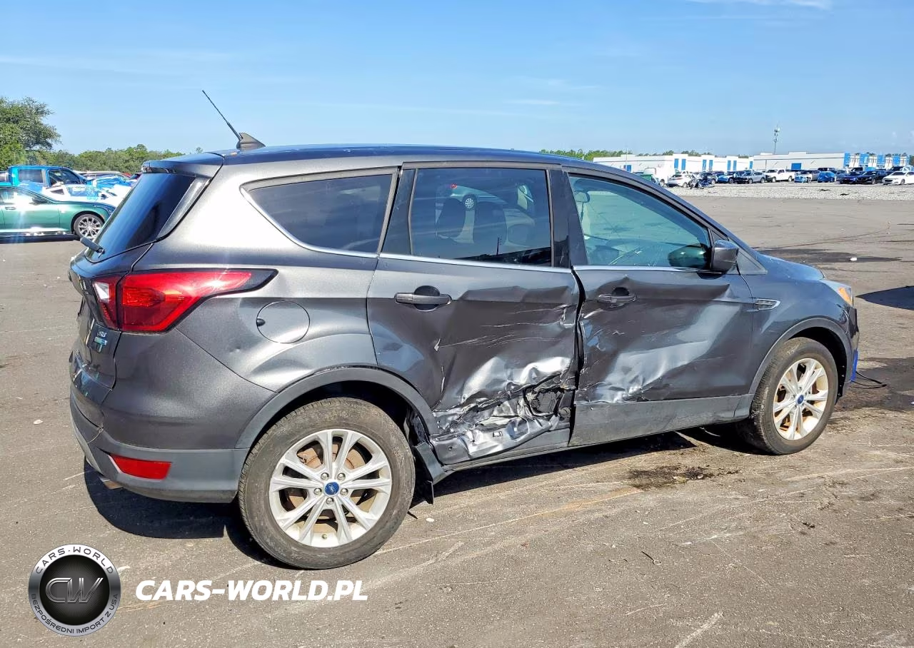 2019 Ford Escape Se VIN:1FMCU9GD6KUA69359 - 3