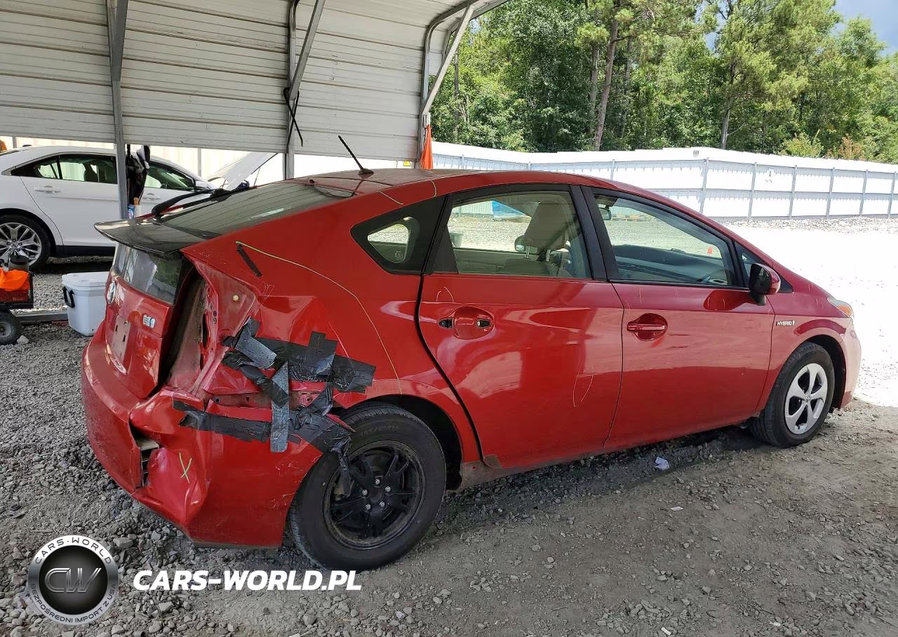 2015 Toyota Prius Two VIN:JTDKN3DU7F1995985 - 3