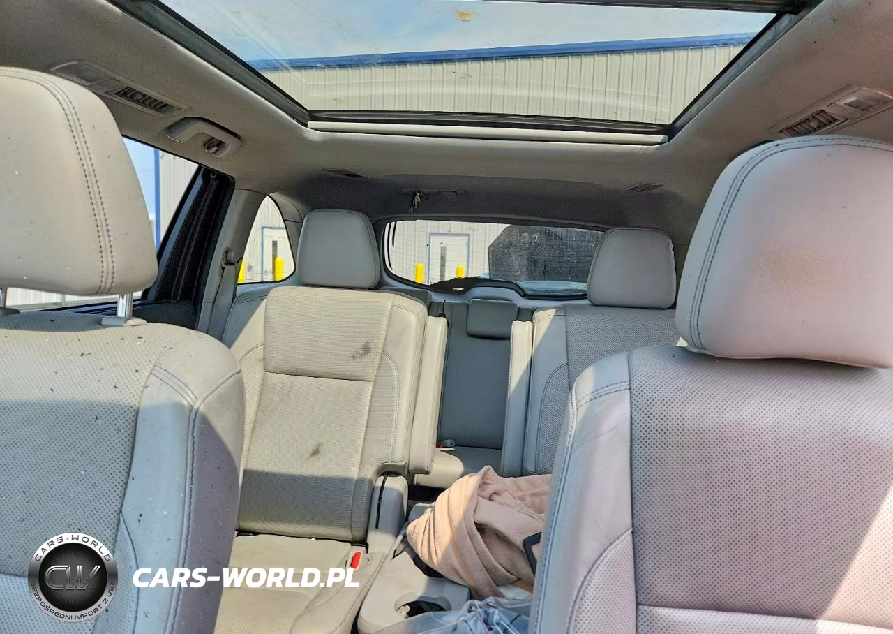 2019 Toyota Highlander Limited Platinum VIN:5TDDZRFH5KS707412 - 10