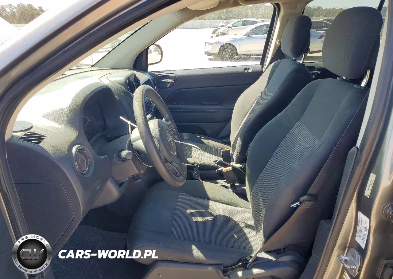 2014 Jeep Compass Sport VIN:1C4NJCBA1ED552052 - 7