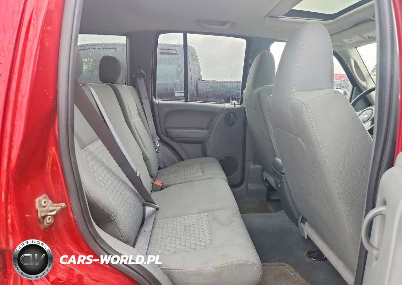 2007 Jeep Liberty Sport VIN:1J4GL48K97W685359 - 10