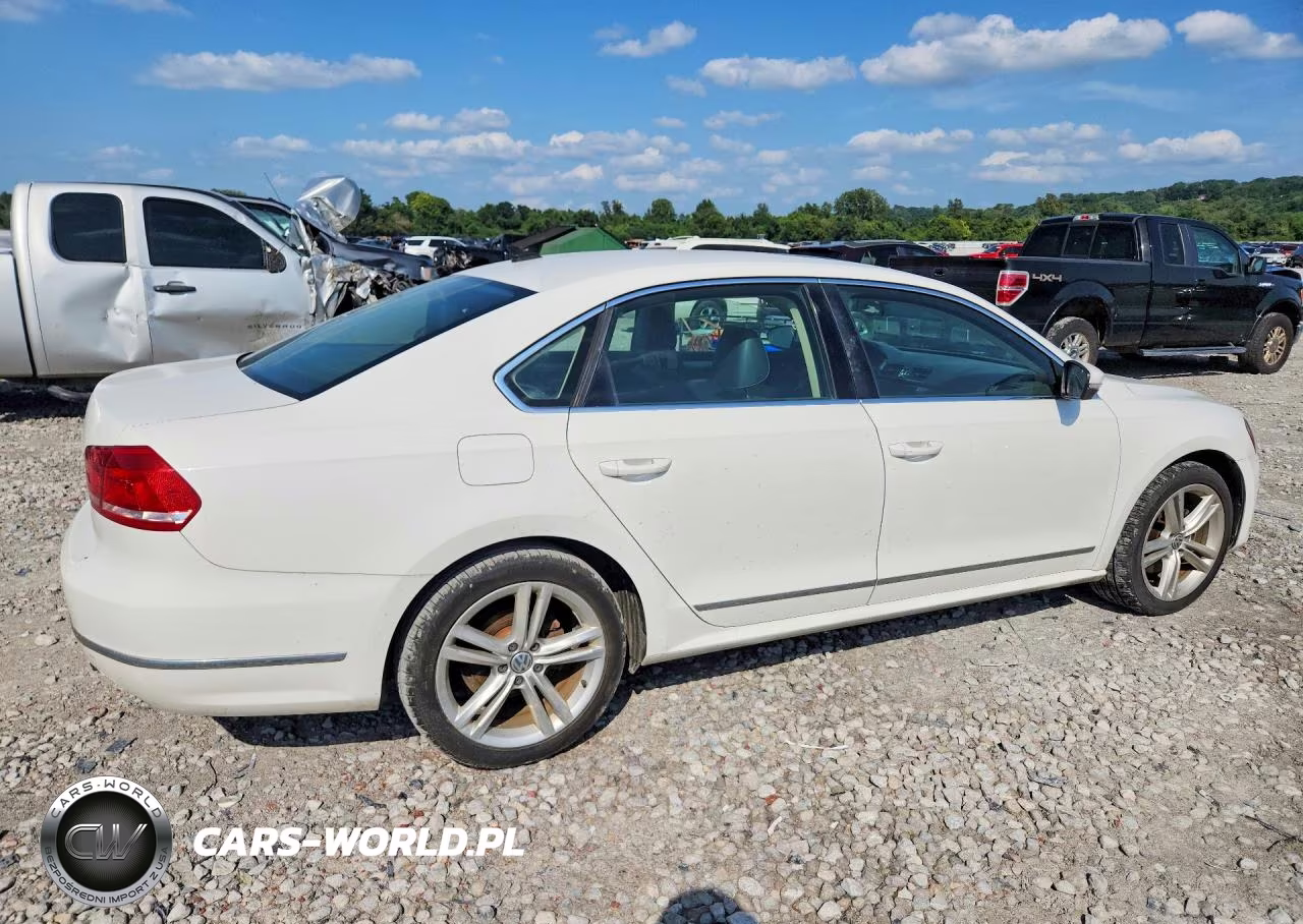 2014 Volkswagen Passat Se VIN:1VWBN7A3XEC106308 - 3