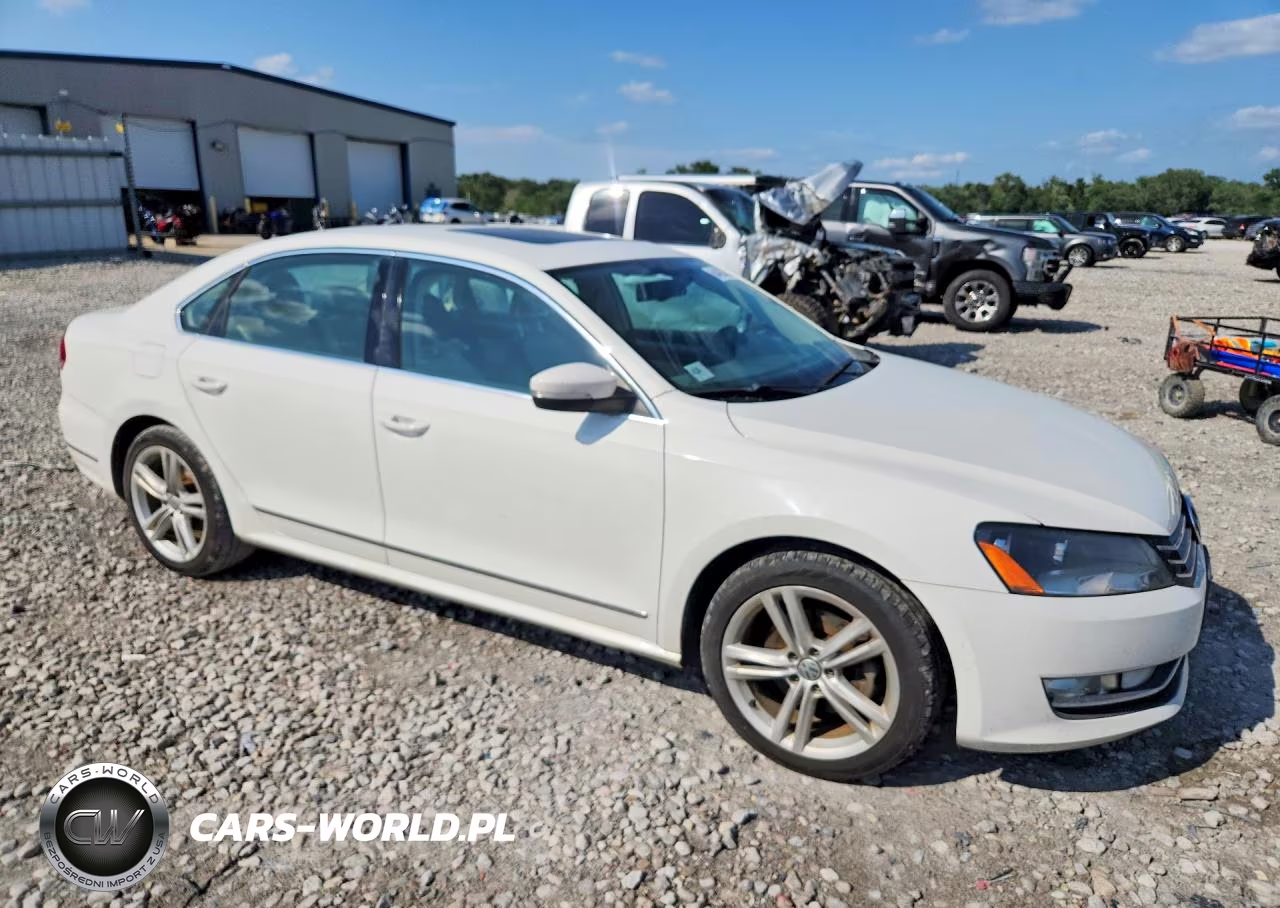 2014 Volkswagen Passat Se VIN:1VWBN7A3XEC106308 - 4