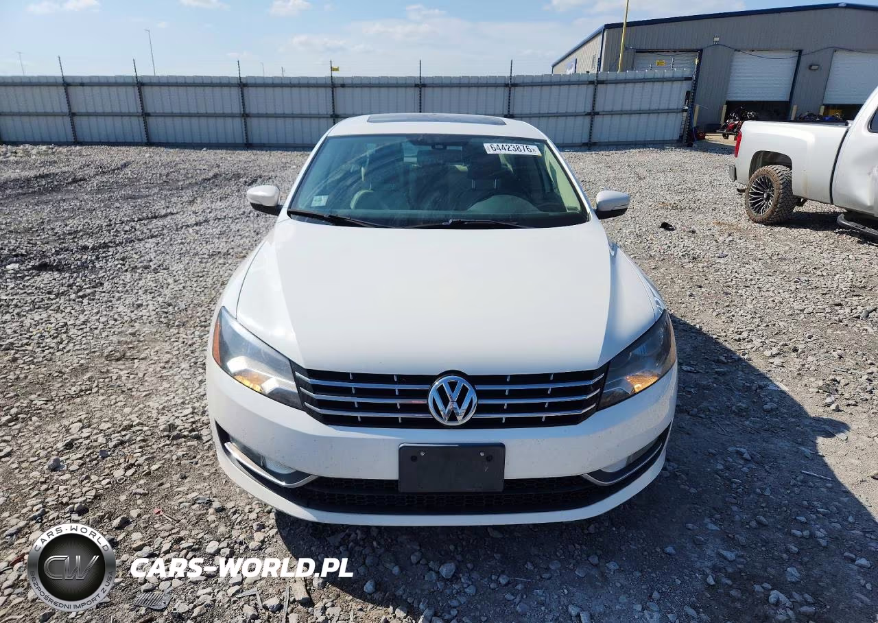 2014 Volkswagen Passat Se VIN:1VWBN7A3XEC106308 - 5