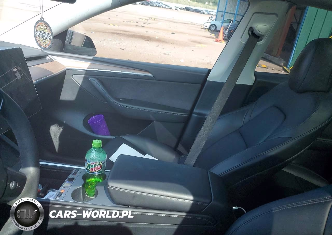 2024 Tesla Model Y VIN:7SAYGDEF8RF050004 - 8