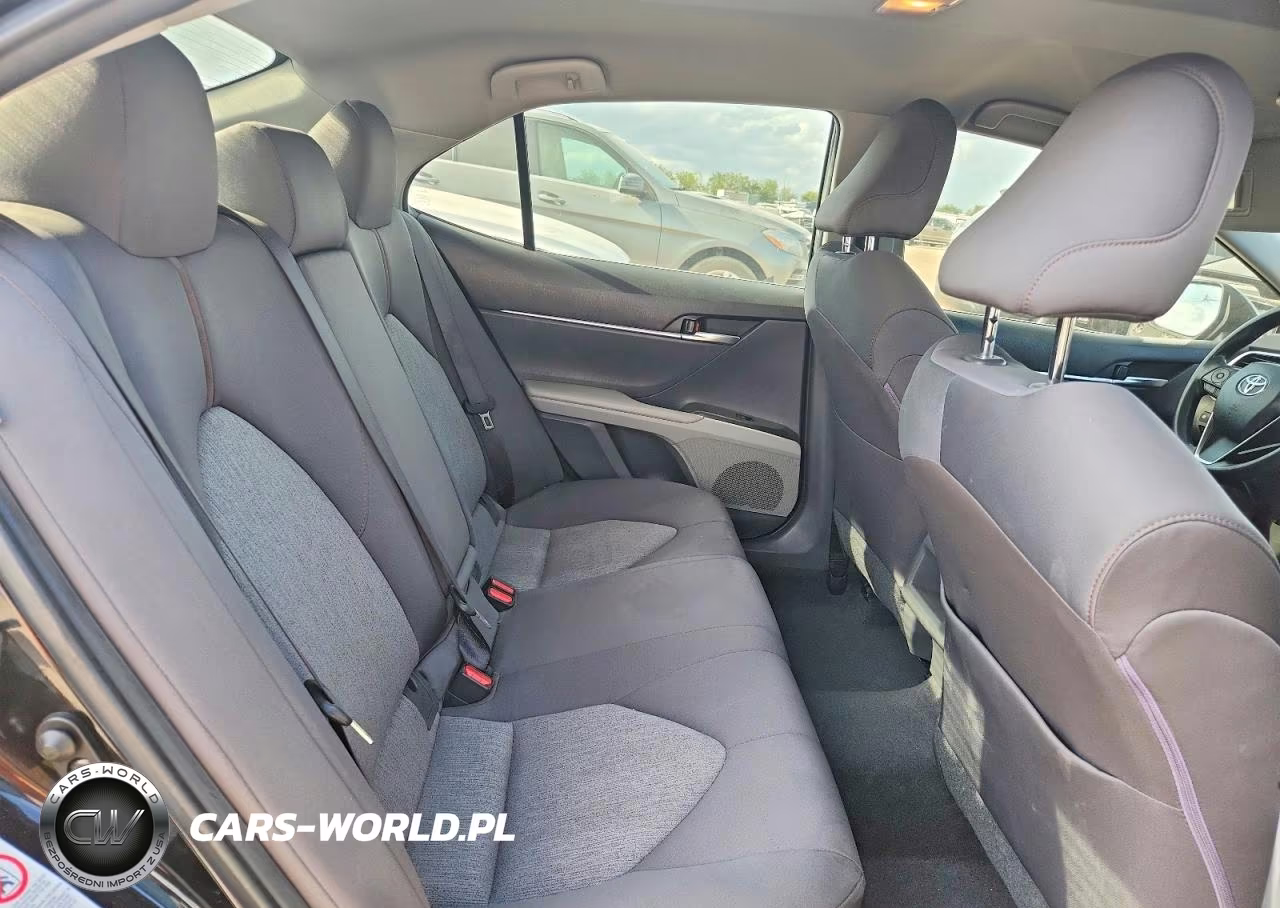 2018 Toyota Camry Le VIN:JTNB11HK0J3036784 - 10