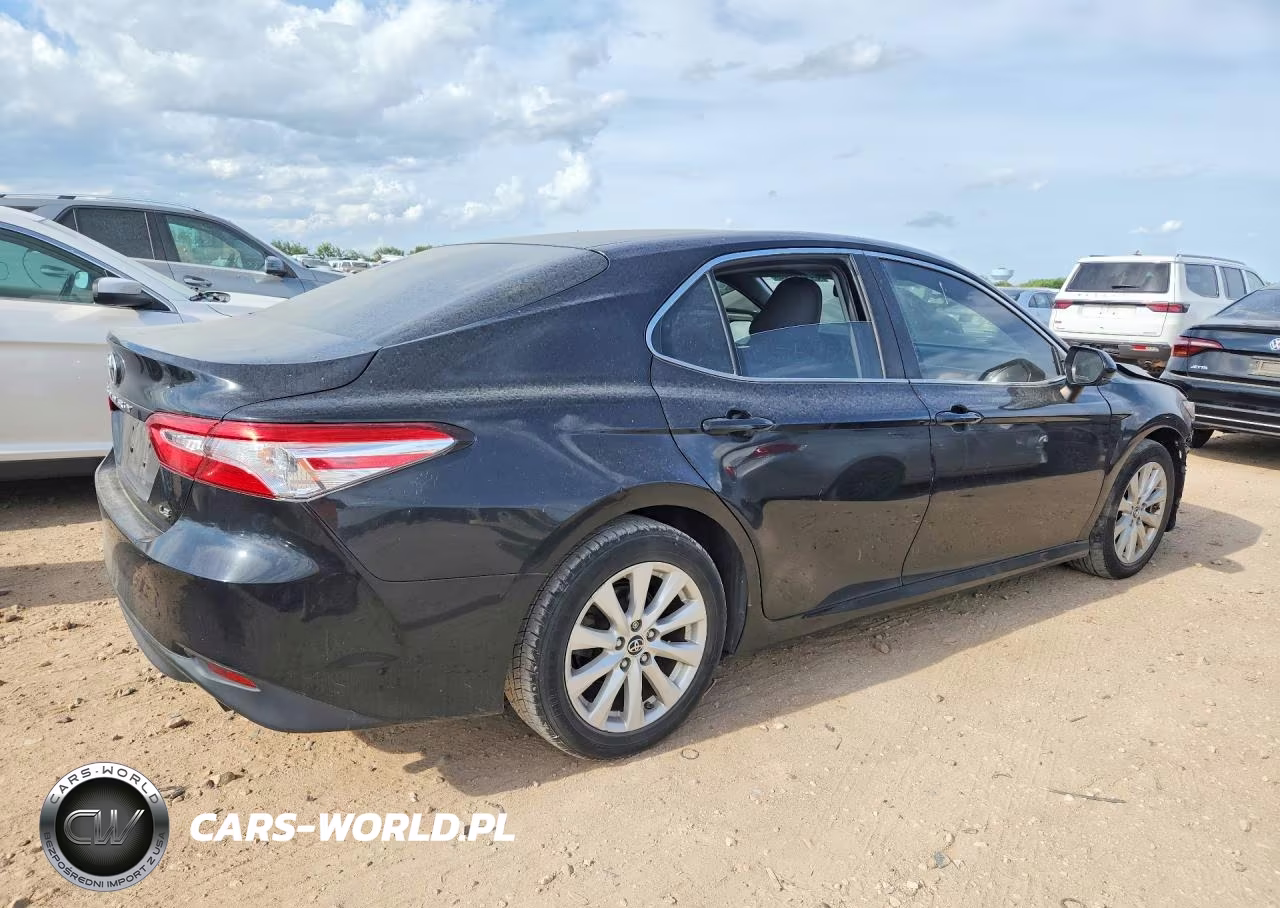 2018 Toyota Camry Le VIN:JTNB11HK0J3036784 - 3