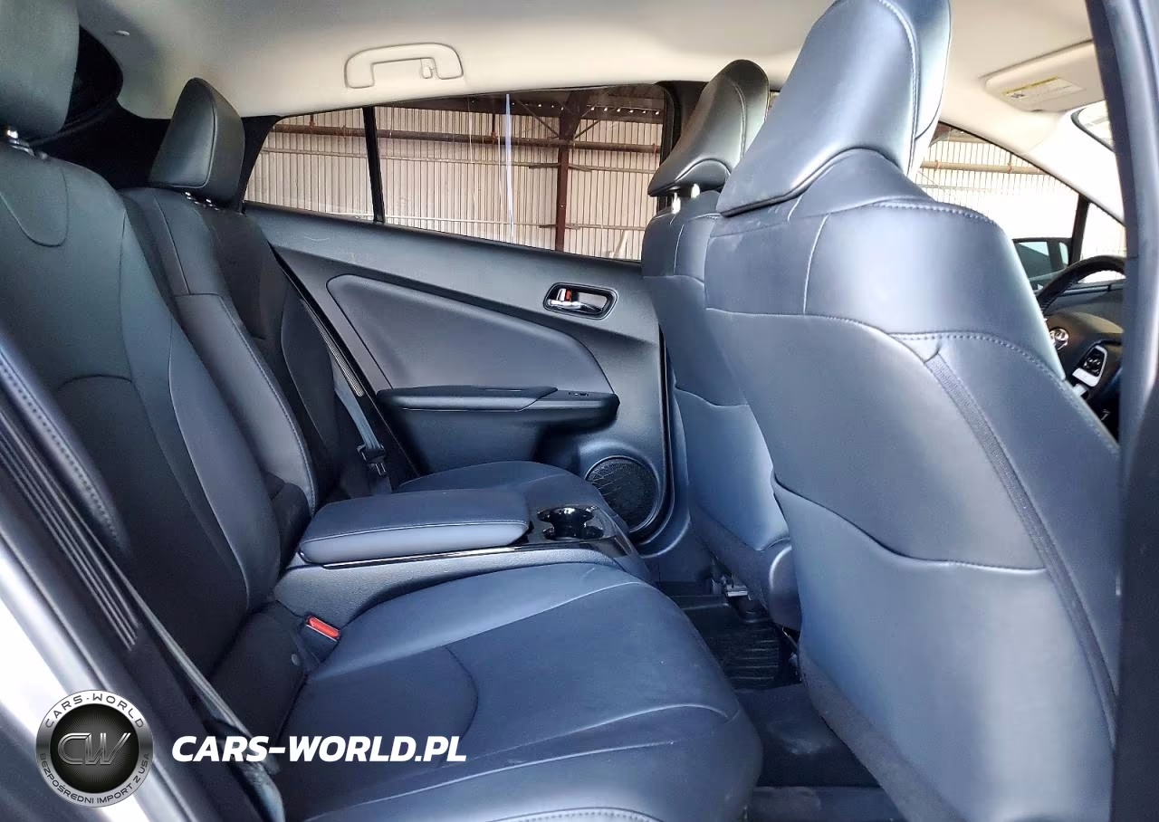2018 Toyota Prius Prime Premium VIN:JTDKARFP0J3081385 - 10