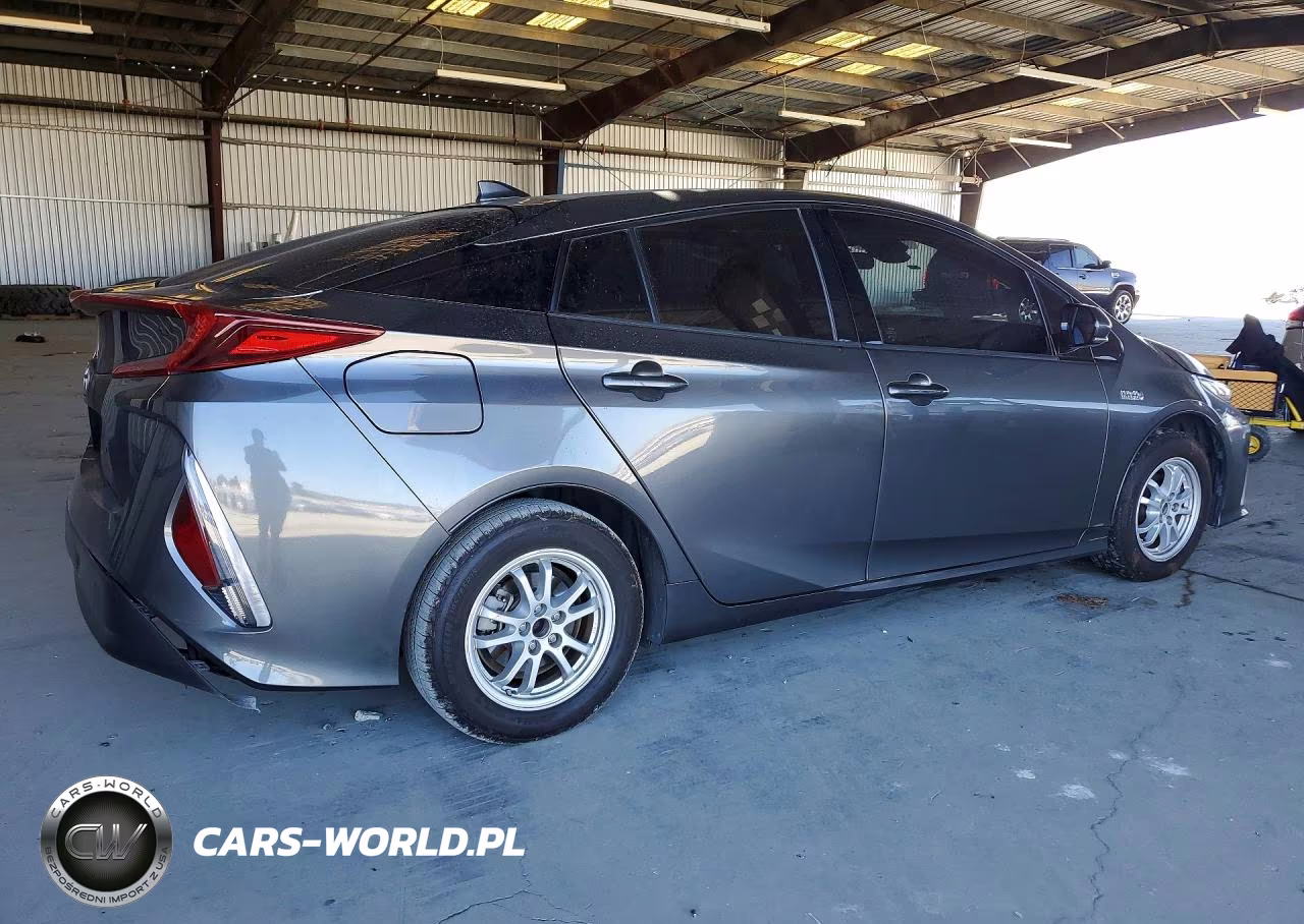 2018 Toyota Prius Prime Premium VIN:JTDKARFP0J3081385 - 3