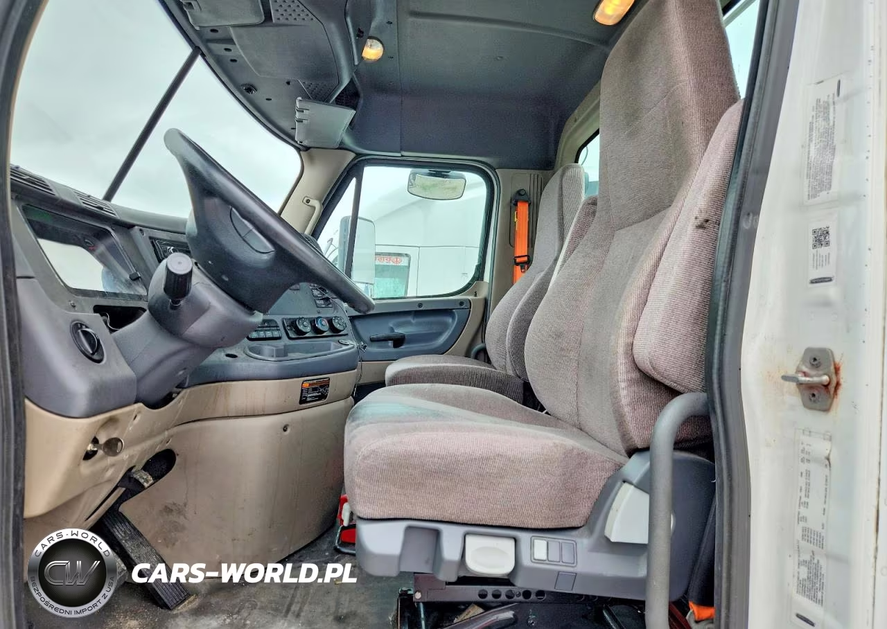 2016 Freightliner Cascadia 1 - Semi Truck VIN:1FUJGBDVXGLHG2902 - 7