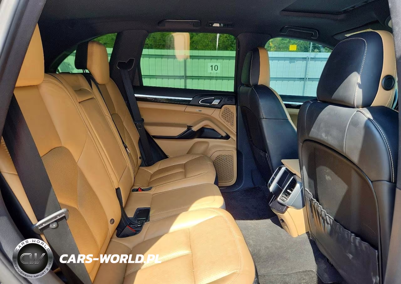 2016 Porsche Cayenne VIN:WP1AA2A21GLA06667 - 11