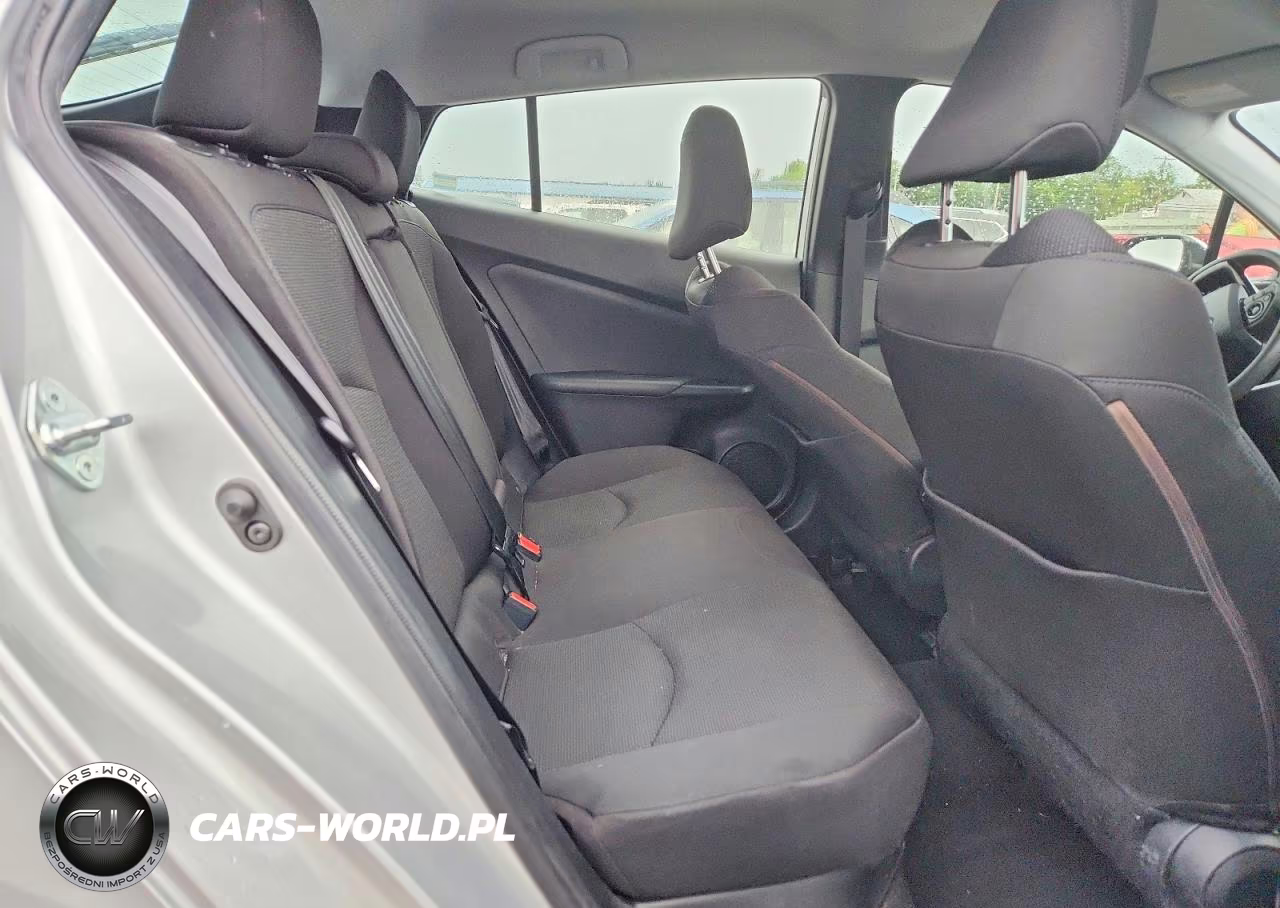 2019 Toyota Prius Le VIN:JTDKARFU0K3084665 - 10
