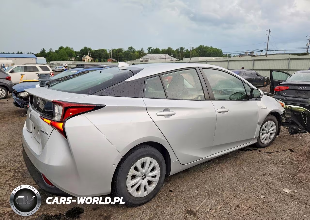 2019 Toyota Prius Le VIN:JTDKARFU0K3084665 - 3