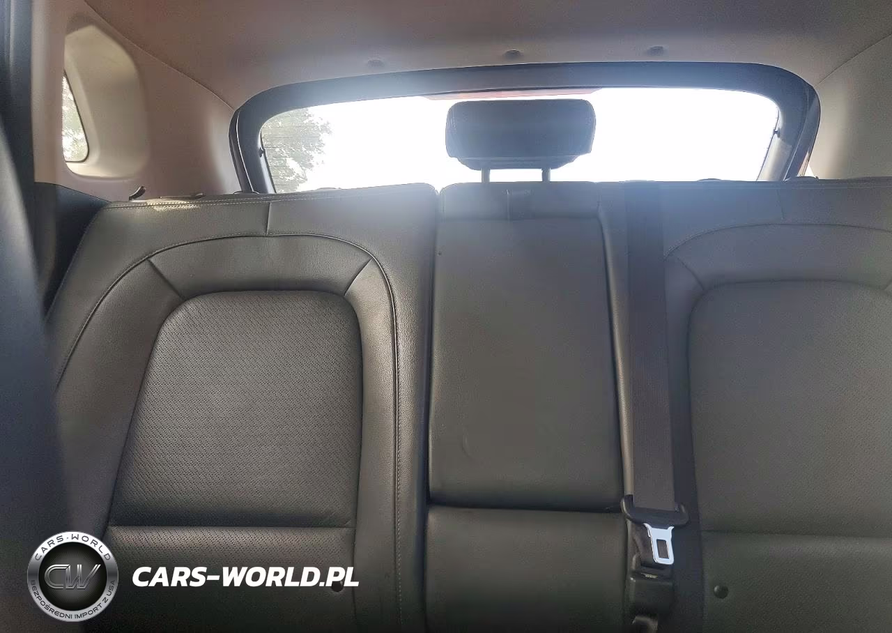 2019 Hyundai Kona Ultimate VIN:KM8K53A55KU274369 - 10