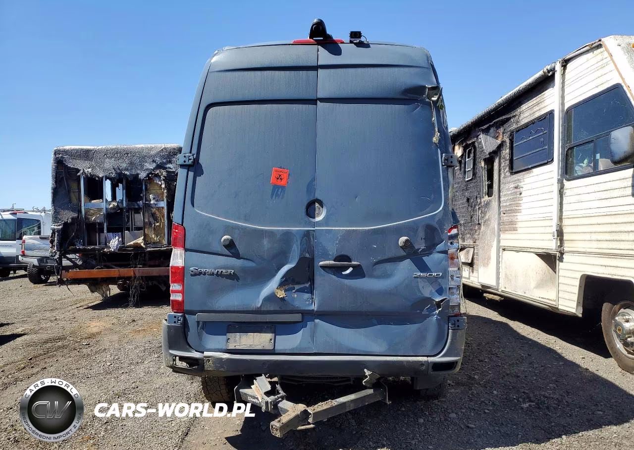 2018 Mercedes-Benz Sprinter 2500 VIN:WD3PE7CD5JP637864 - 6
