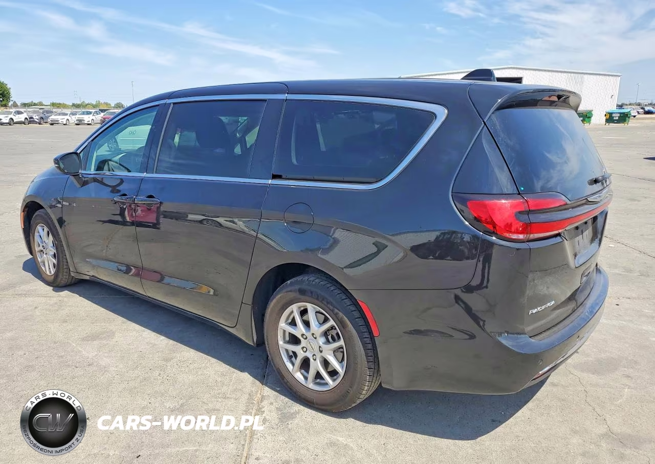 2023 Chrysler Pacifica Touring L VIN:2C4RC1BG3PR550422 - 2