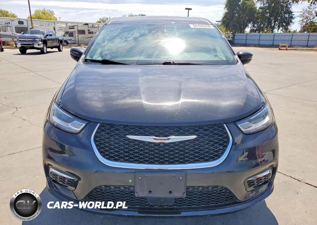 2023 Chrysler Pacifica Touring L VIN:2C4RC1BG3PR550422 - 5