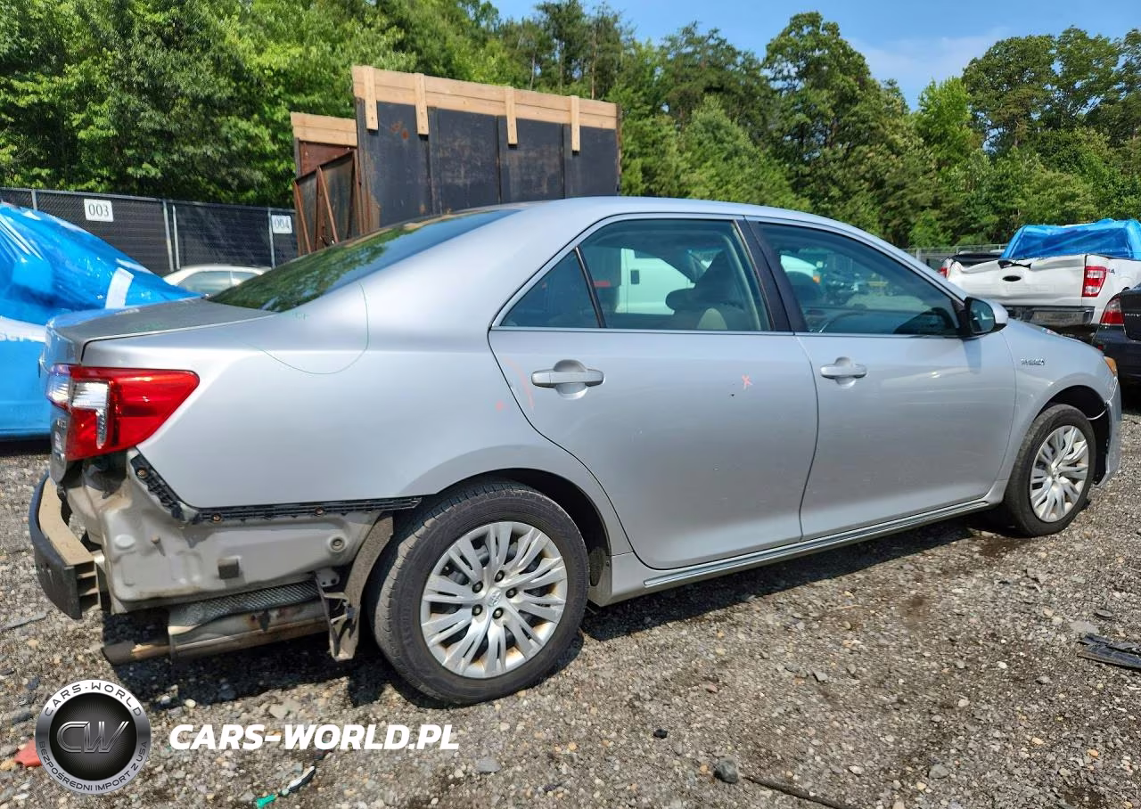 2013 Toyota Camry Hybrid Le VIN:4T1BD1FK5DU081020 - 3