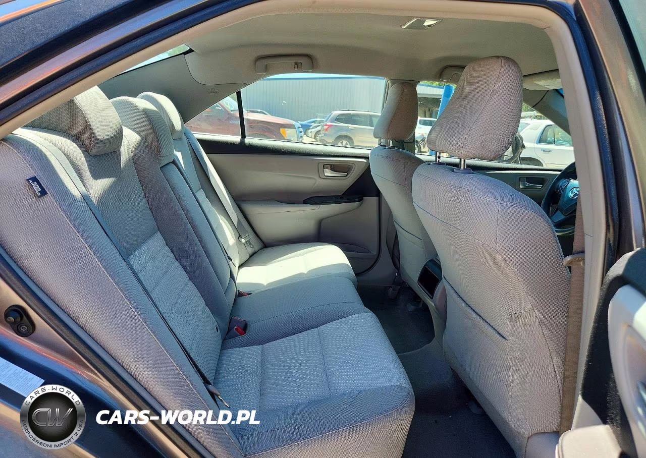 2016 Toyota Camry Le VIN:4T4BF1FKXGR534181 - 10