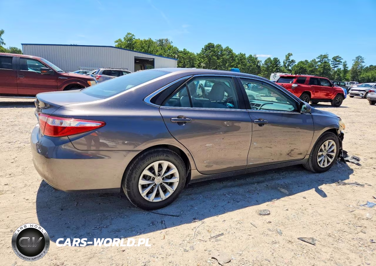 2016 Toyota Camry Le VIN:4T4BF1FKXGR534181 - 3