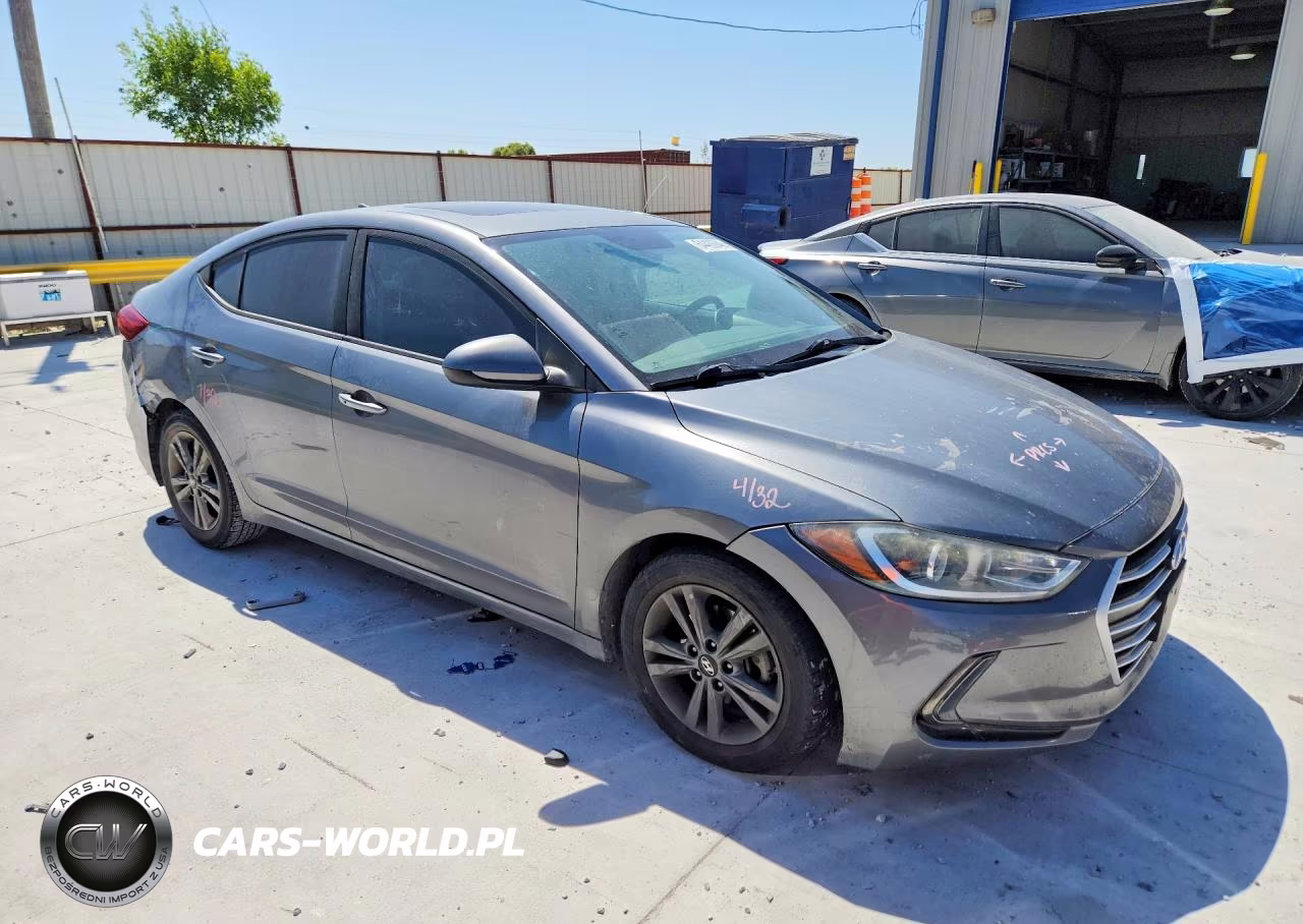 2018 Hyundai Elantra Value Edition VIN:5NPD84LF9JH346568 - 4