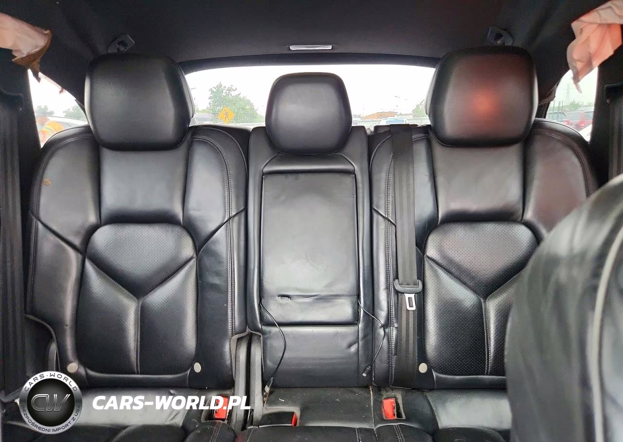 2016 Porsche Cayenne VIN:WP1AA2A21GLA10962 - 10