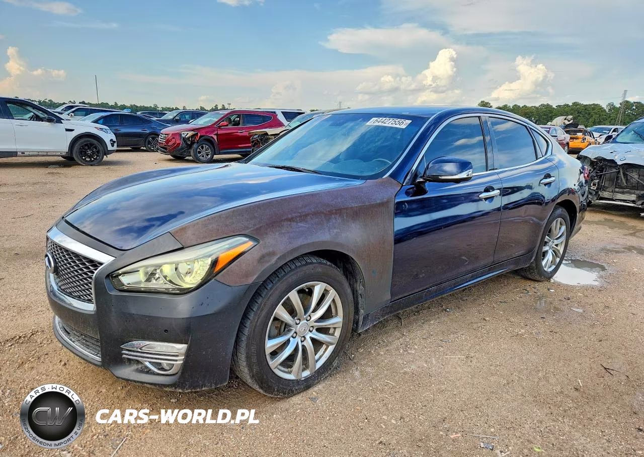 2015 Infiniti Q70 3.7