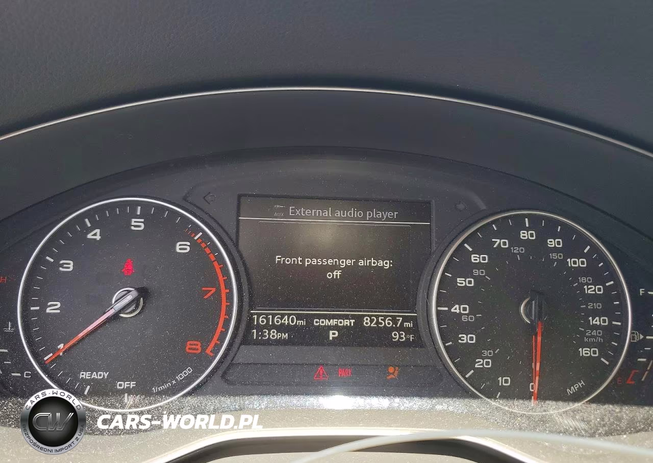 2018 Audi Q5 Premium VIN:WA1ANAFY7J2046045 - 9