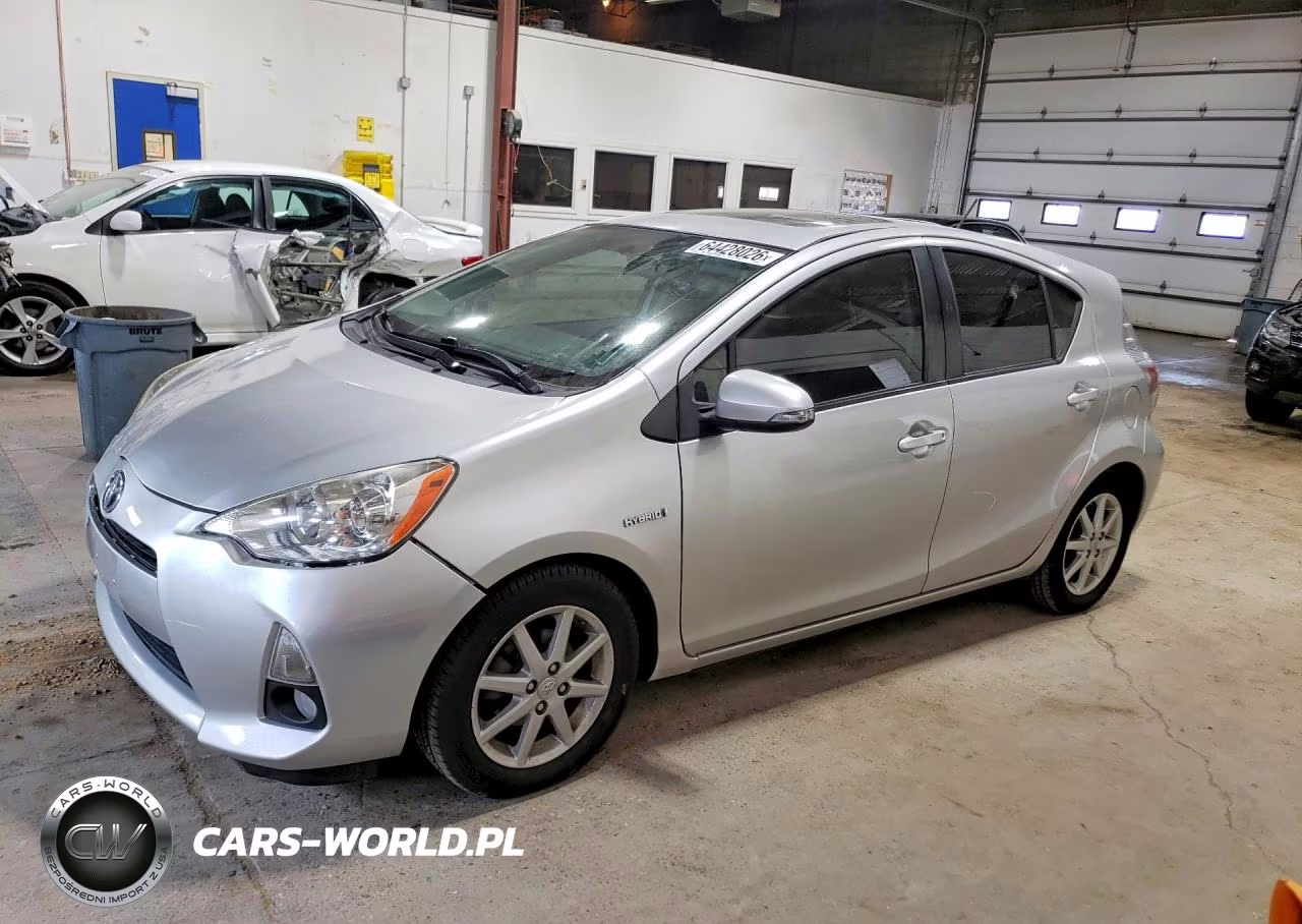 2014 Toyota Prius C Four