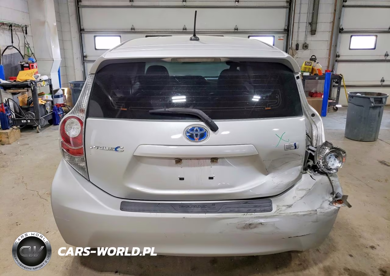 2014 Toyota Prius C Four VIN:JTDKDTB30E1060660 - 6