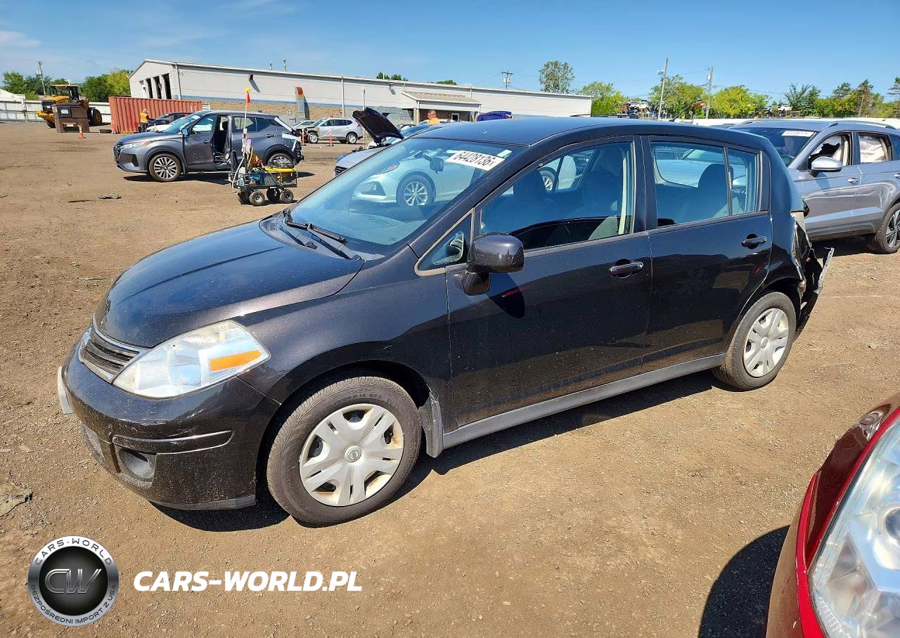 2011 Nissan Versa 1.8 S – zdjęcie 1 z 12