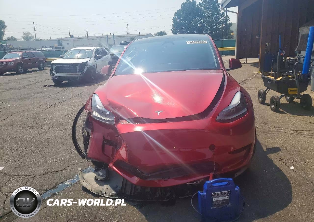 2024 Tesla Model Y VIN:7SAYGDEE0RF065930 - 5