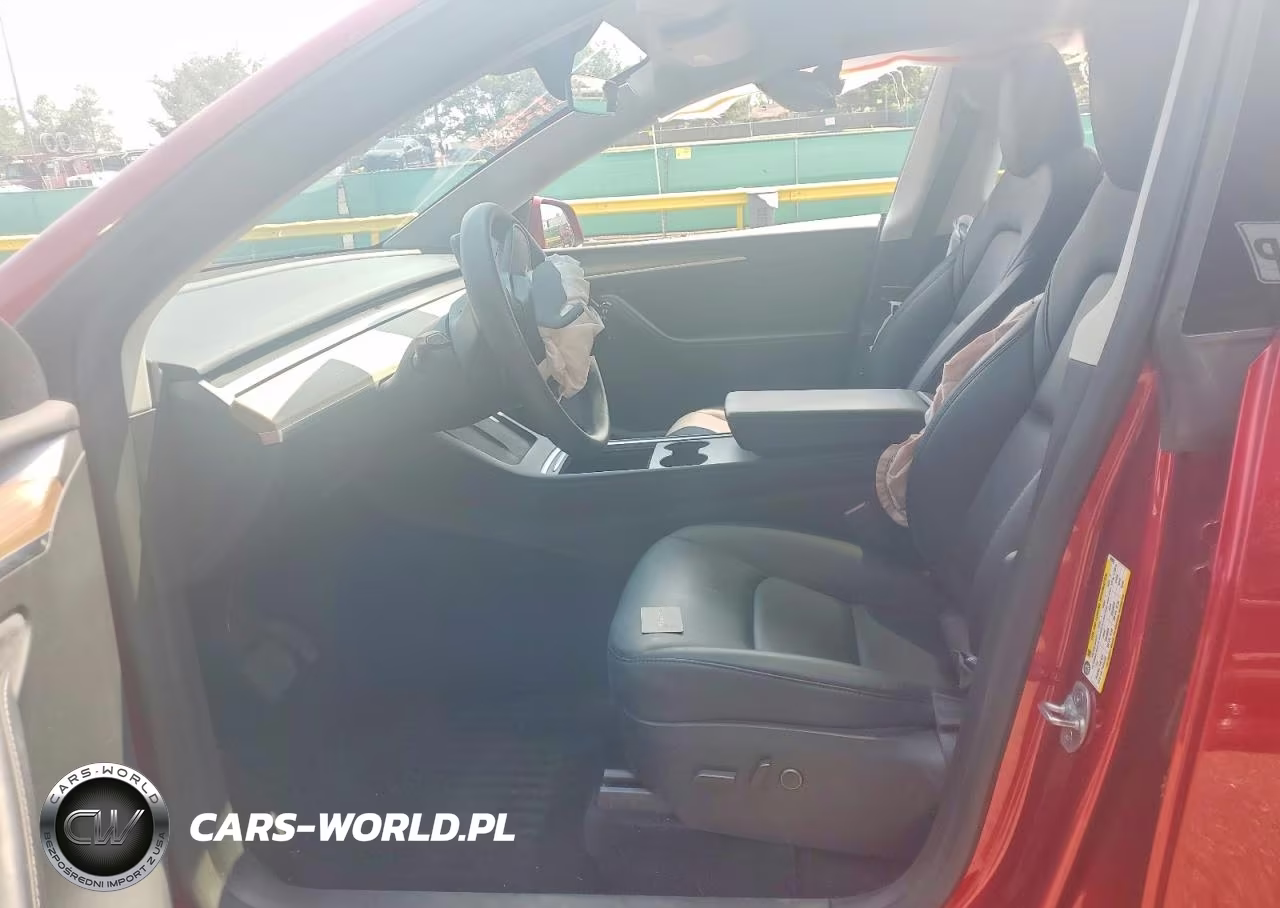 2024 Tesla Model Y VIN:7SAYGDEE0RF065930 - 7