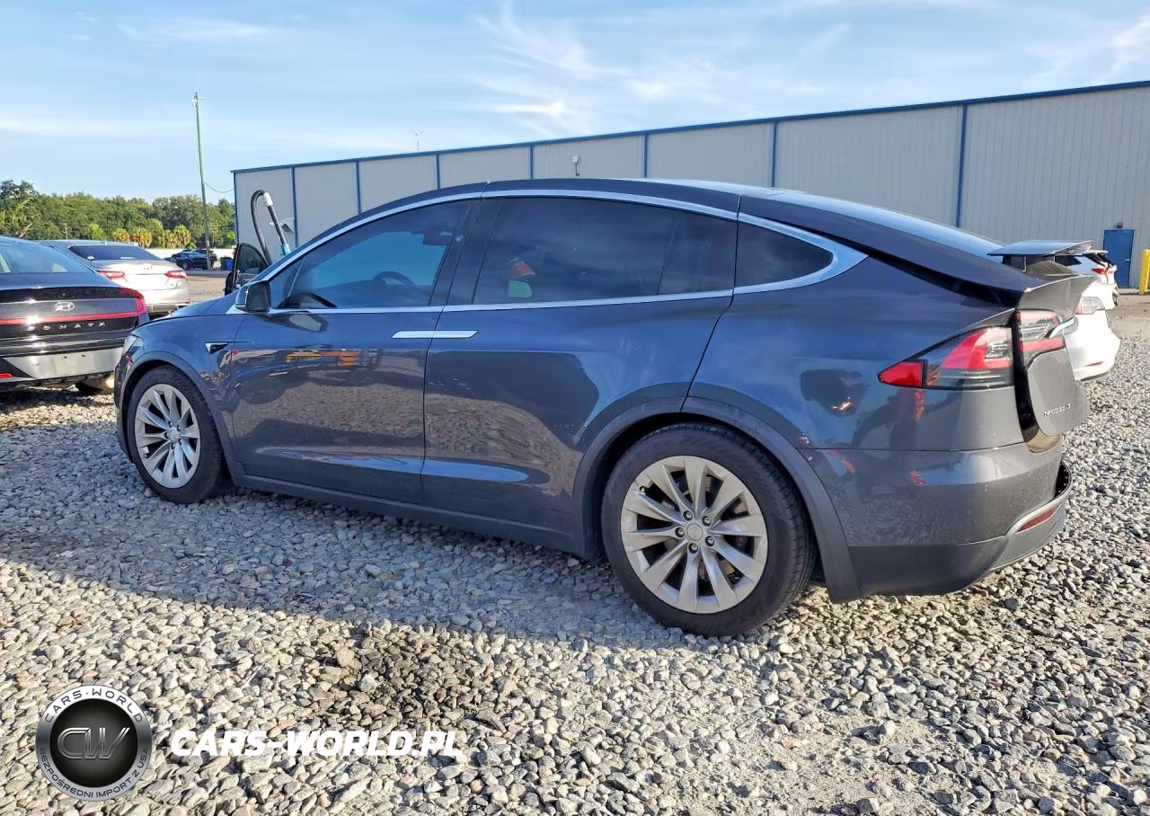 2017 Tesla Model X VIN:5YJXCBE26HF043606 - 2