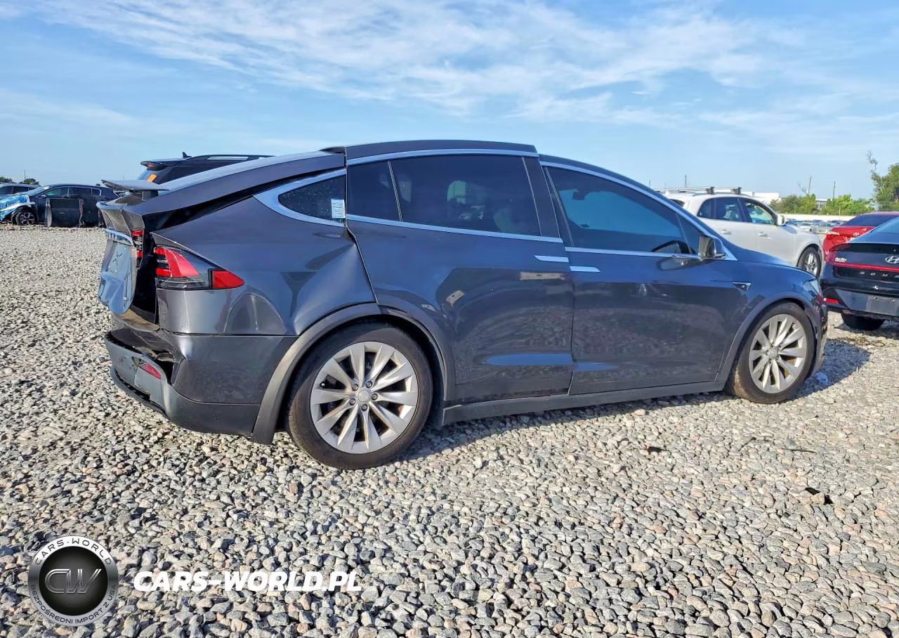 2017 Tesla Model X VIN:5YJXCBE26HF043606 - 3
