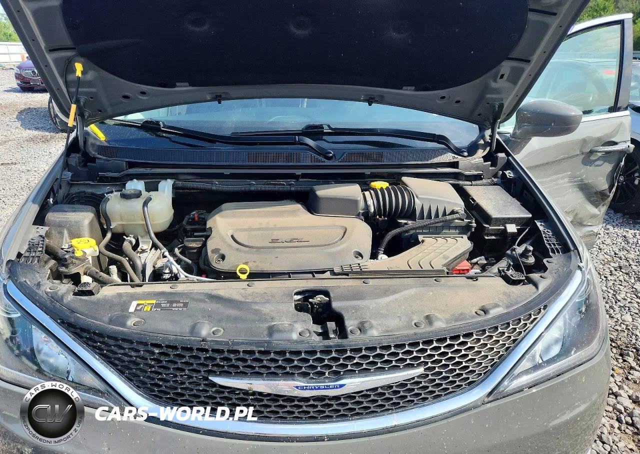 2020 Chrysler Pacifica Touring L VIN:2C4RC1BG3LR281767 - 12