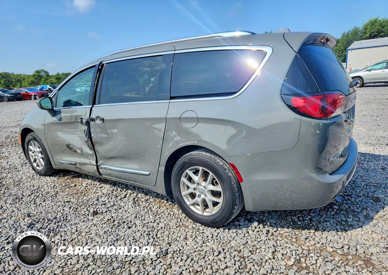 2020 Chrysler Pacifica Touring L VIN:2C4RC1BG3LR281767 - 2