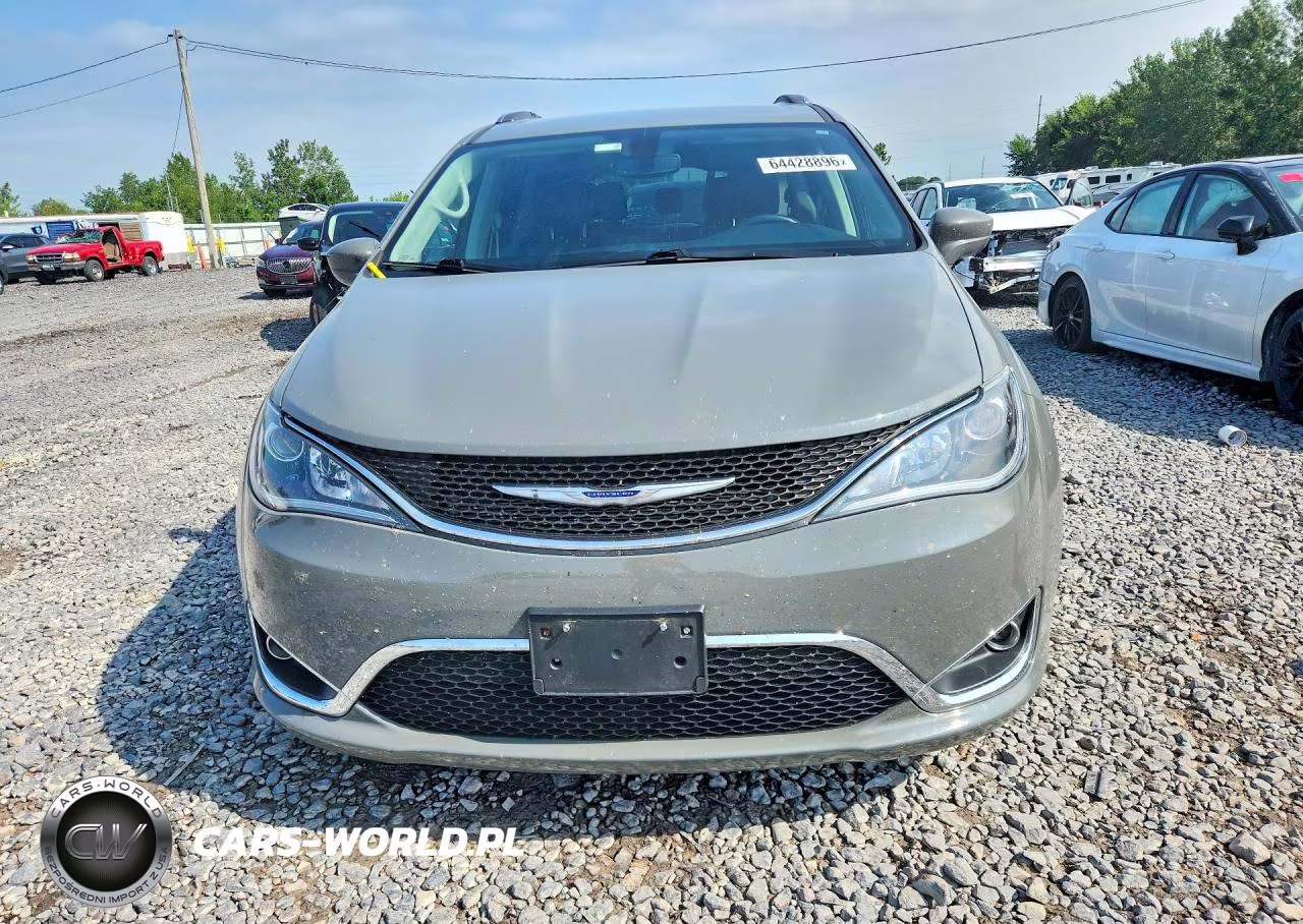 2020 Chrysler Pacifica Touring L VIN:2C4RC1BG3LR281767 - 5
