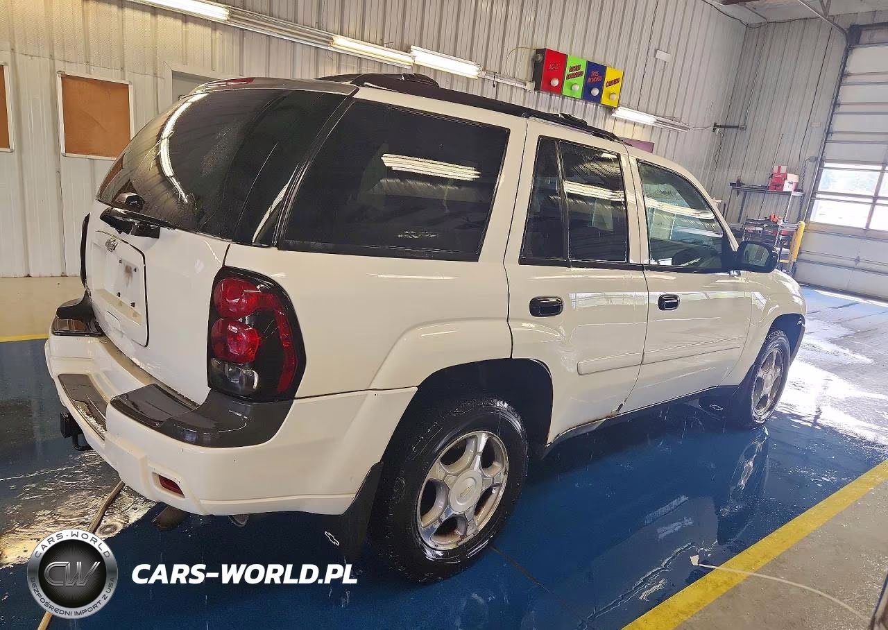 2007 Chevrolet Trailblazer Ls VIN:1GNDT13S072243664 - 3