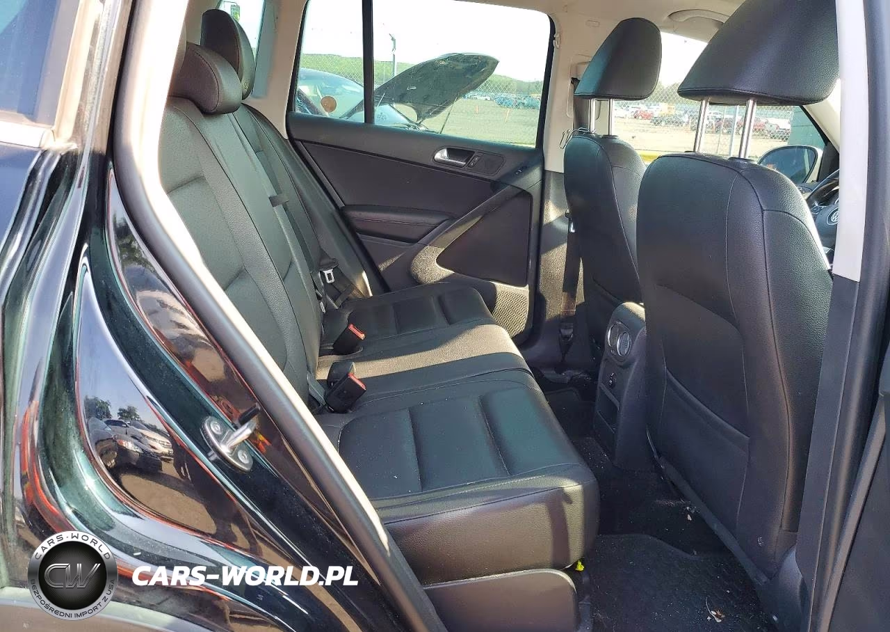 2016 Volkswagen Tiguan S VIN:WVGBV7AX0GW515176 - 11