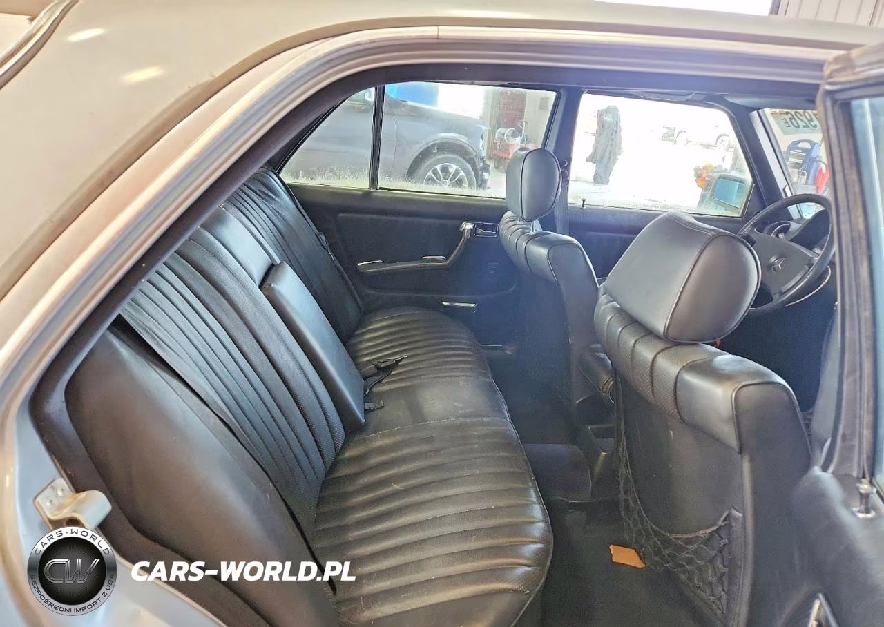 1983 Mercedes-Benz 300 Dt VIN:WDBAB33A3DB027576 - 10