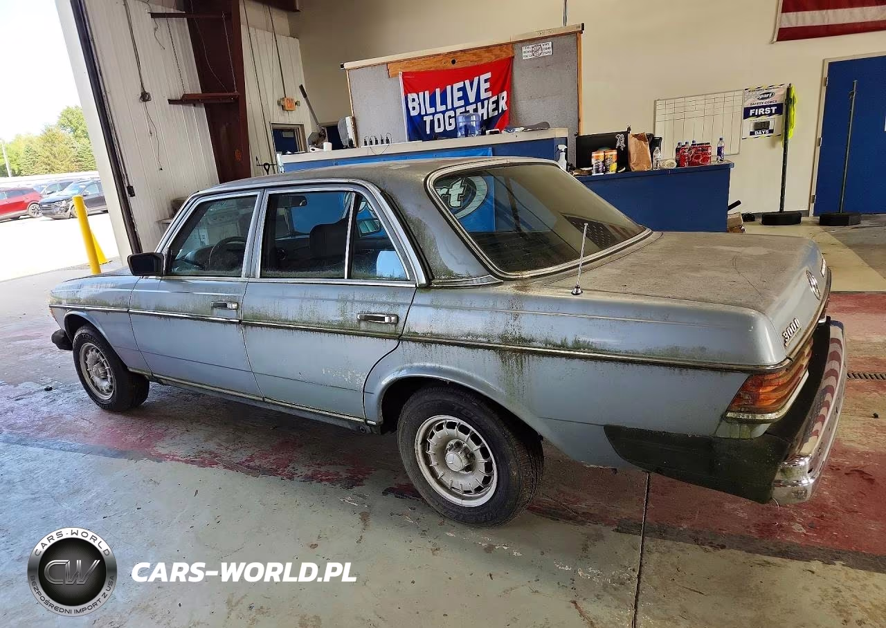 1983 Mercedes-Benz 300 Dt VIN:WDBAB33A3DB027576 - 2