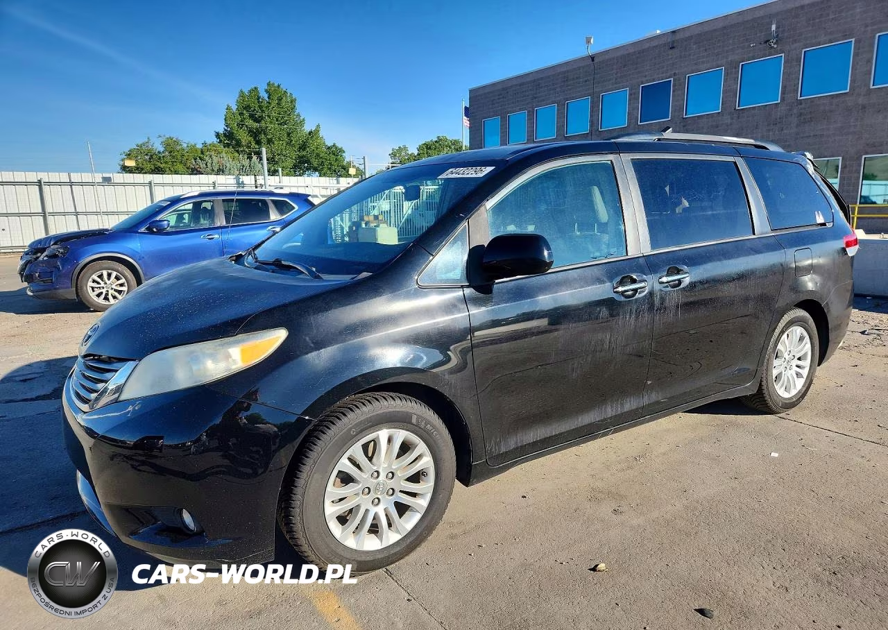 2013 Toyota Sienna Xle 8-Passenger